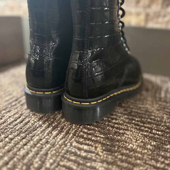 Dr Martens black patent crocodile boots - Picture 8 of 8